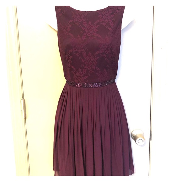 Pleated plum-purple dress with bead detail - Picture 1 of 3
